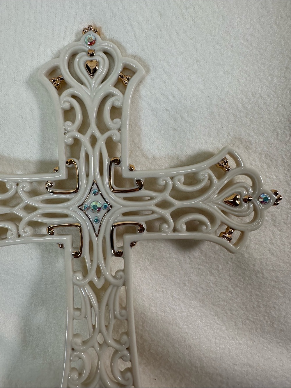 NWT Lenox Cream Ceramic “Eternal Love” Cross with Gold Trim and Crystal Accents - Picture 3 of 8